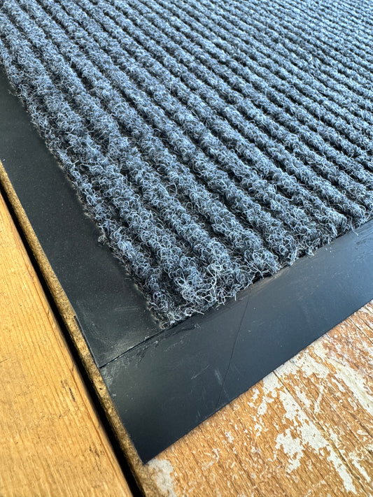 Tapis d’entrée Deluxe Rib Mat Gris 3'x4' - avec bordure
