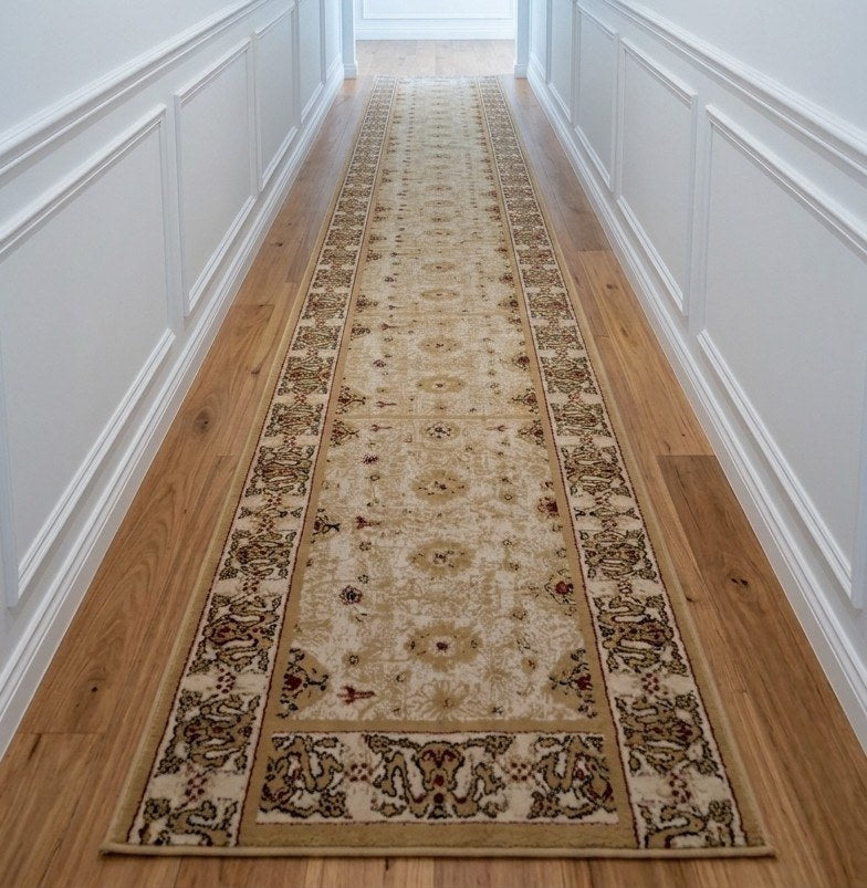 Tapis de passage Antique beige dans un corridor