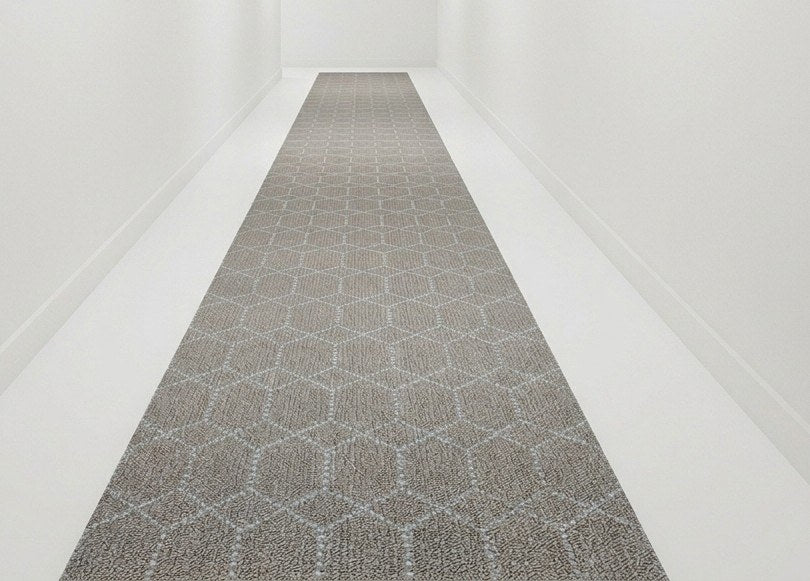 Tapis de passage Belmont beige dans un corridor