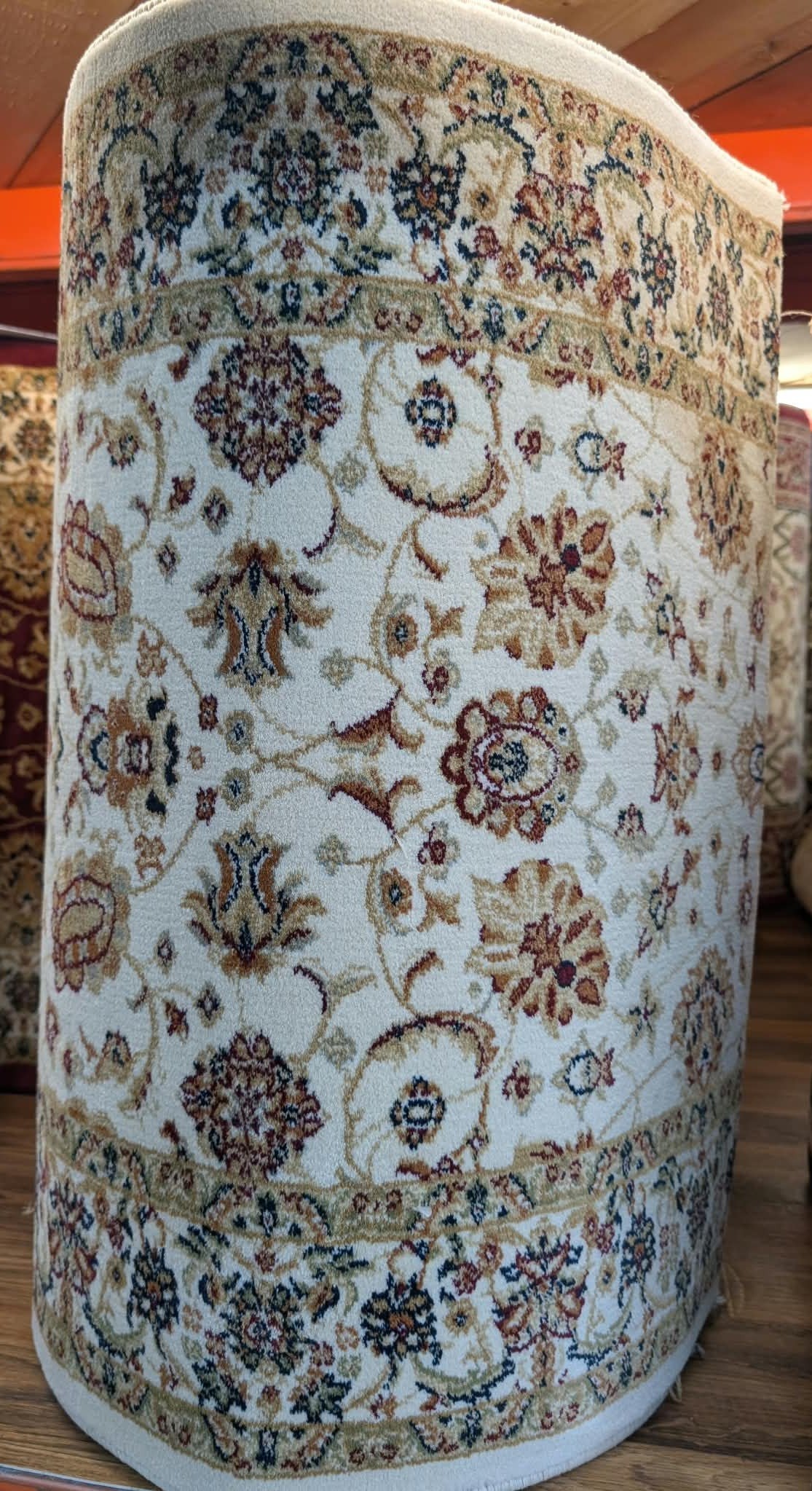Rouleau du tapis de passage Casablanca beige en magasin