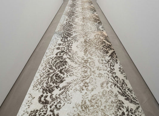Tapis de passage Chester gris dans un corridor