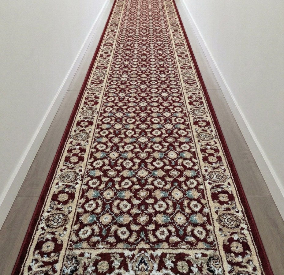 Tapis de passage Rohana rouge dans un corridor