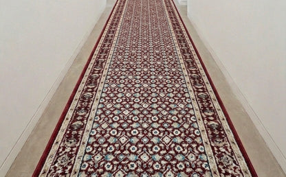 Tapis de passage Rohana rouge 31 po dans un corridor