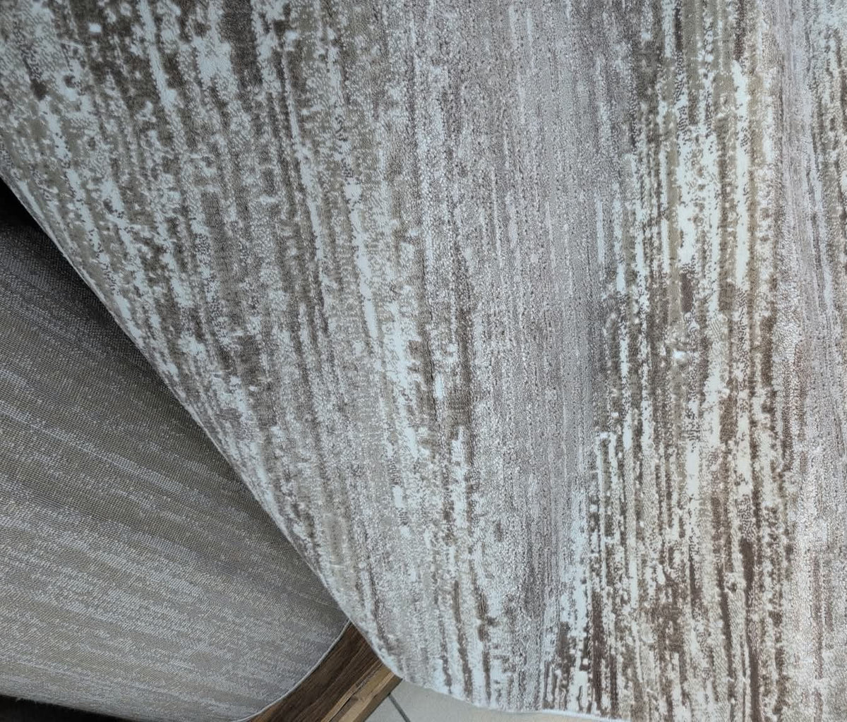 Tapis de passage Sultan ivoire et taupe en magasin